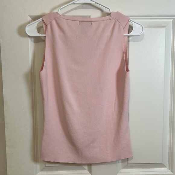 City silk stretch, sleeveless V-neck sweater size small pink - Picture 3 of 4